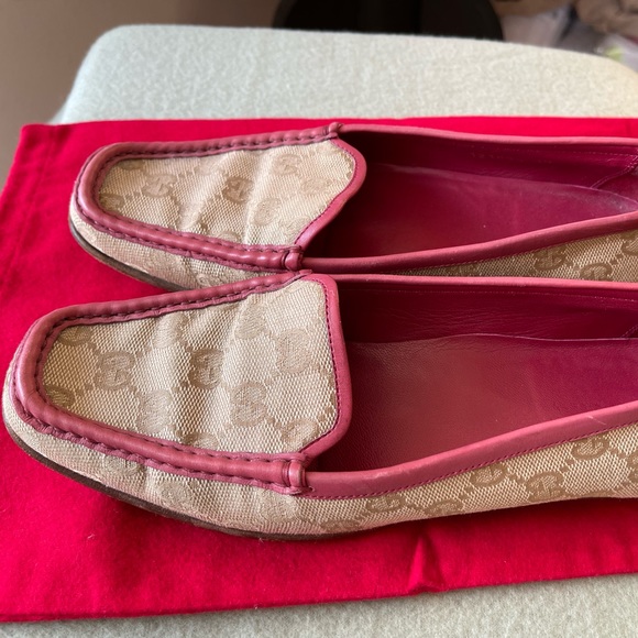 Authentic Gucci Shoes size 37 - Picture 2 of 11